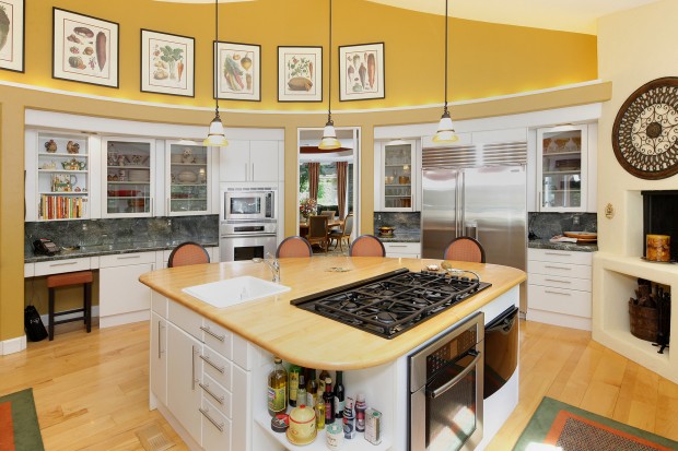 Serendipity Circle, 3_kitchen.jpg